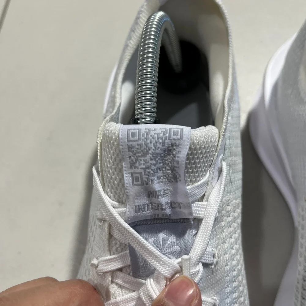 Nike Interact Run Running Shoes Men 8.5 Flyknit Mesh White Wolf Grey FD2291-104